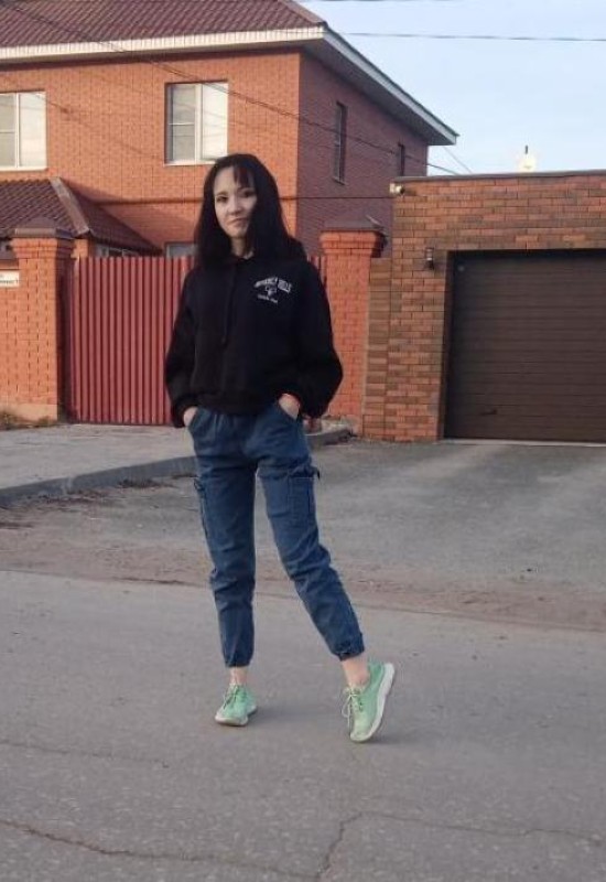 Alina • 21 • Russia