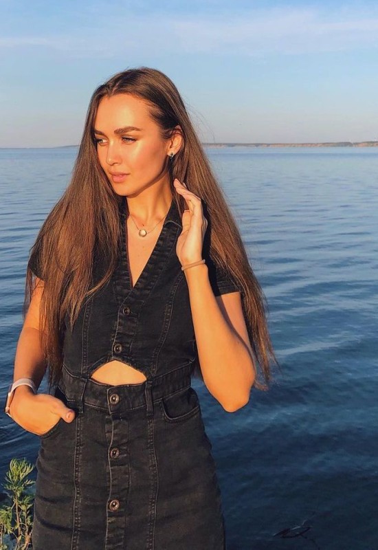 Julianna • 36 • Russia