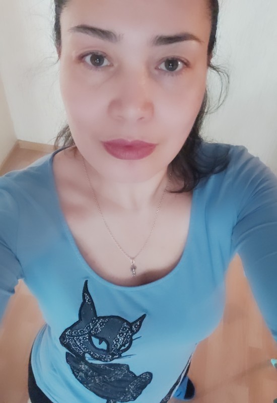 Daria • 41 • Russia