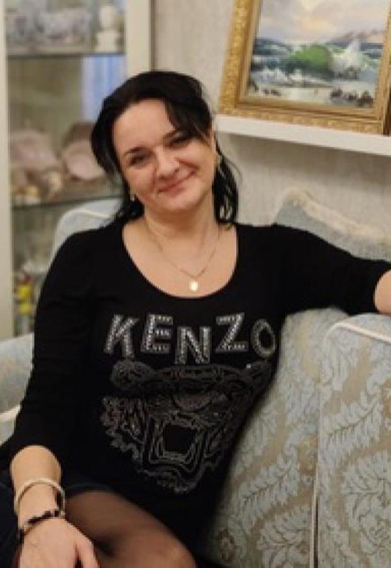 Yulia • 45 • Russie