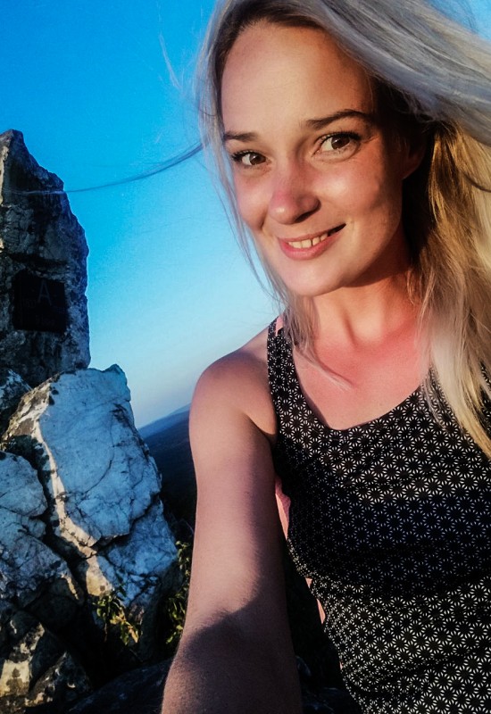 Anna • 34 • Russia