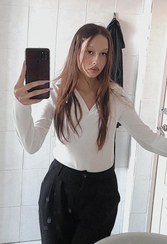 Victoria • 21 • Казахстан