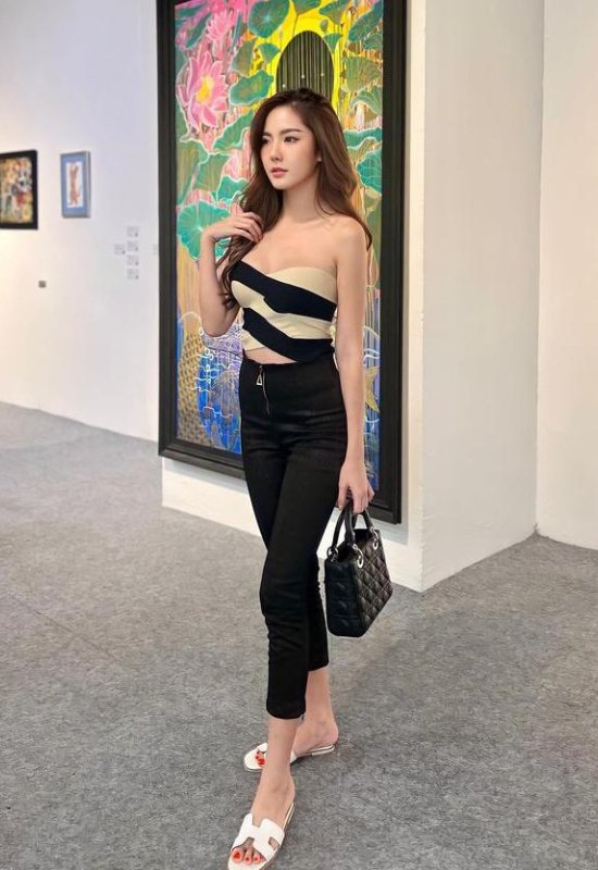 Chanel  • 39 • Thaïlande