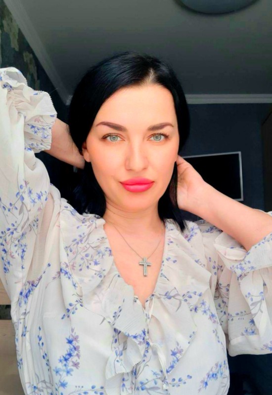 Ekaterina • 41 • Russia