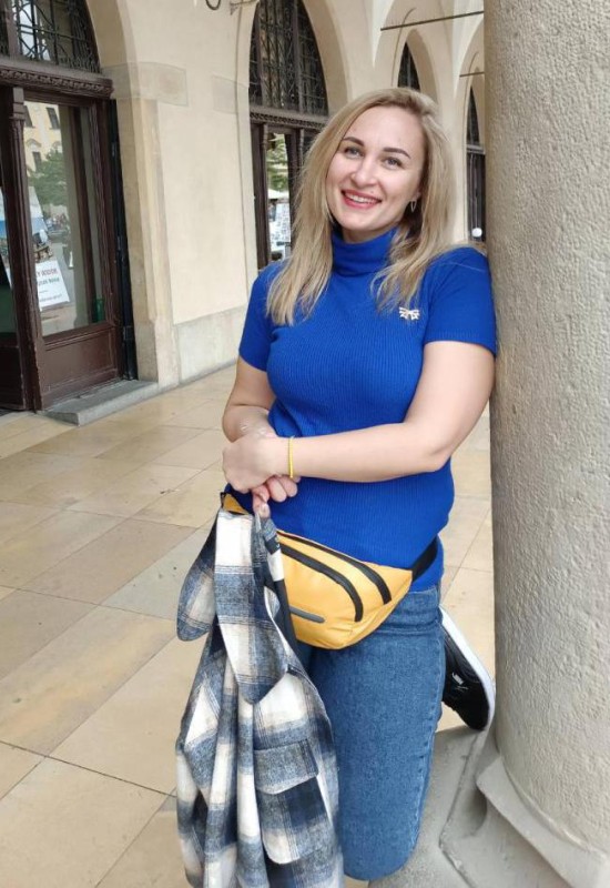 Viktoria • 38 • Ukraine 🇺🇦