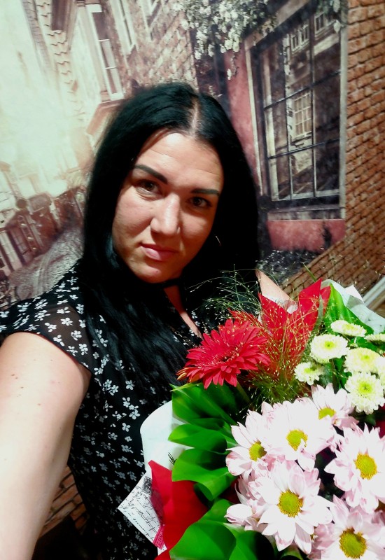 Elena • 35 • Russia