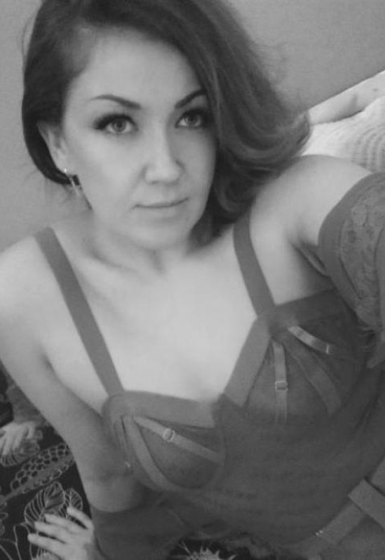 Yana • 35 • Russie