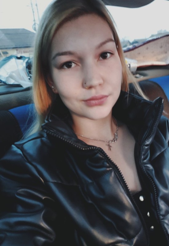 Alina • 30 • Russia