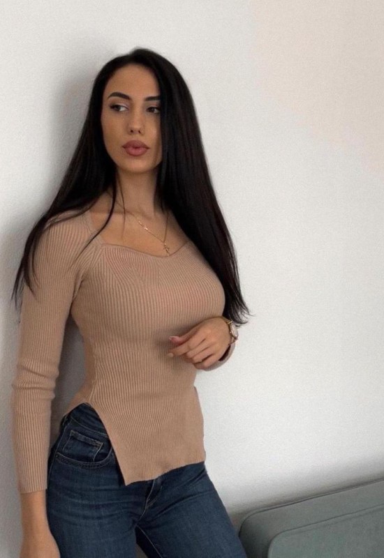 Ekaterina • 41 • Russia