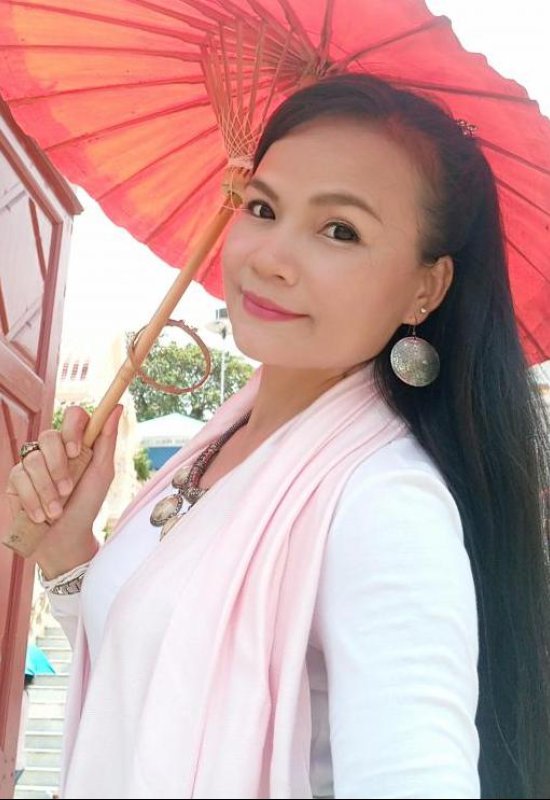 Nari • 44 • Thailand