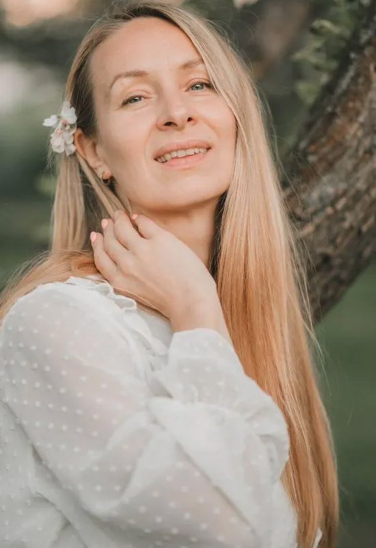 Irina • 53 • Switzerland