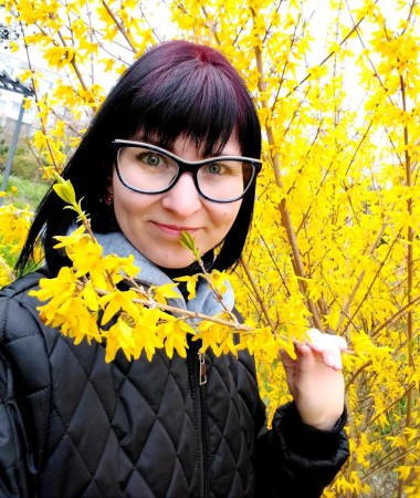Ekaterina, 33