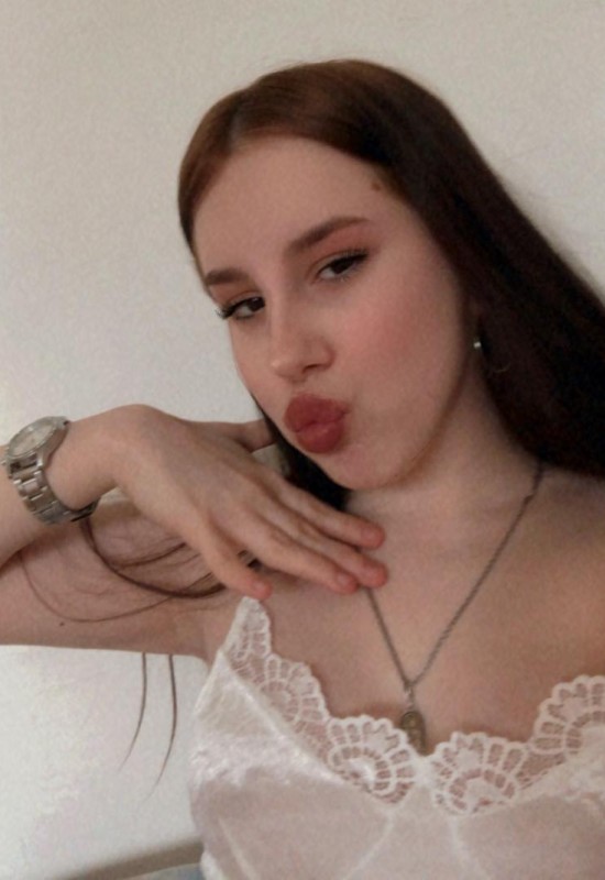 Yana • 25 • Russie