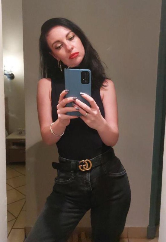 Olga • 41 • Ukraine