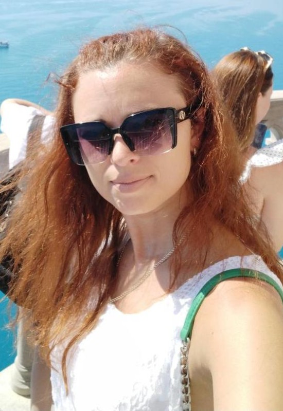 Irina • 40 • Russia