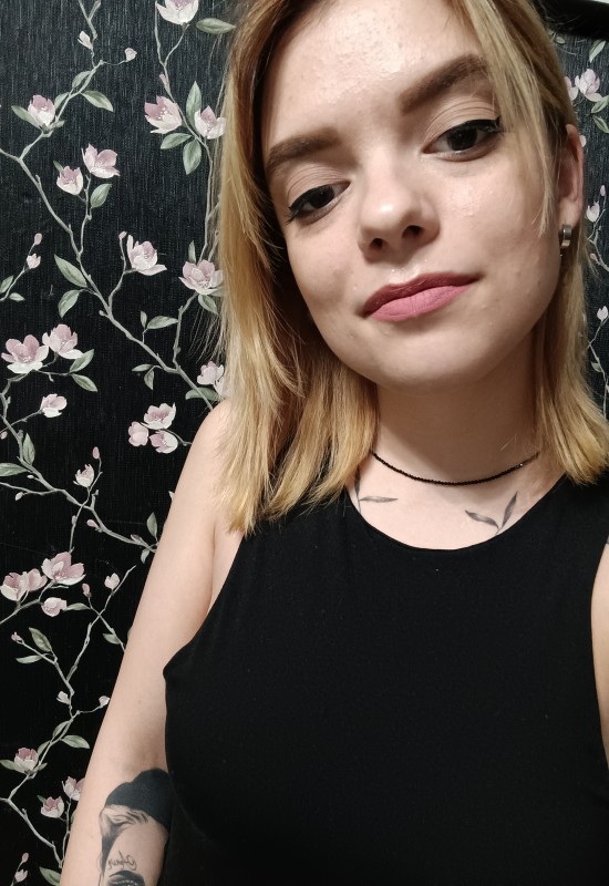 Alexandra • 29 • Germany