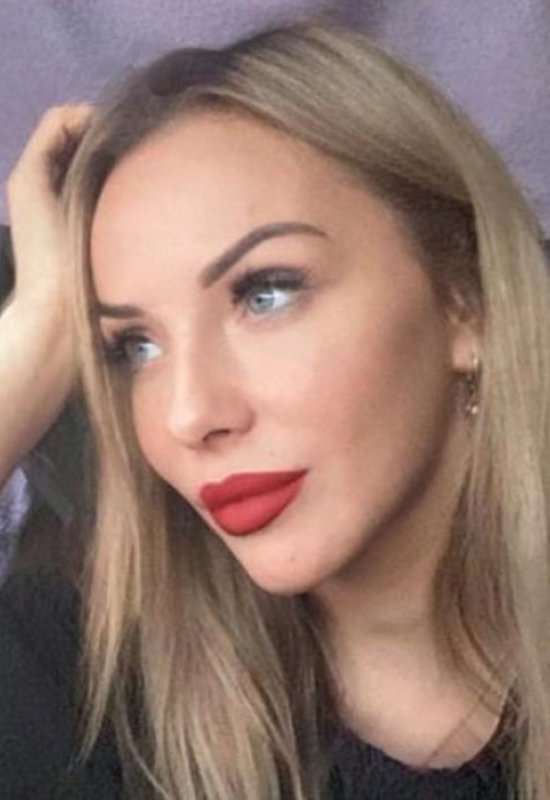 Mila • 55 • Russie
