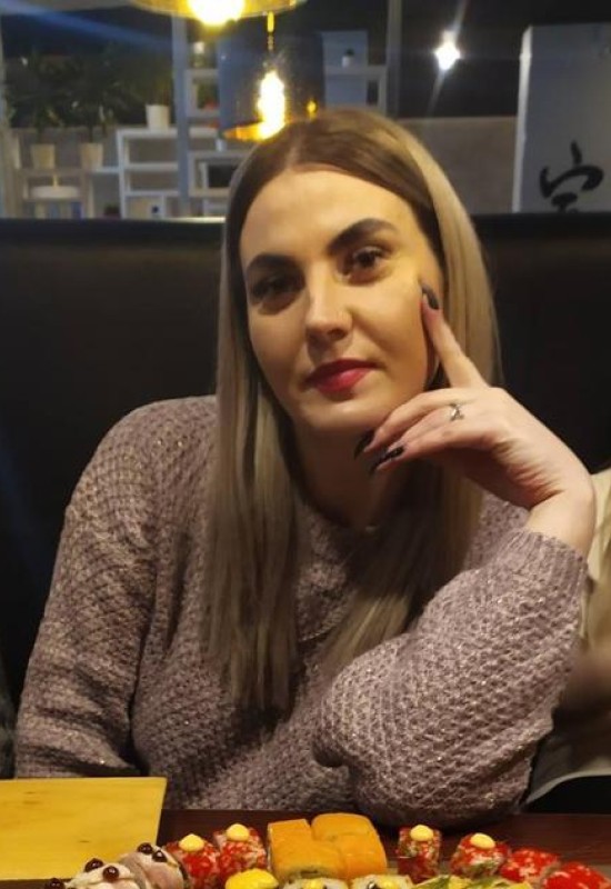 Olenka • 38 • Україна