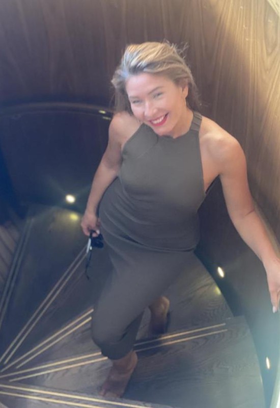 Anna • 38 • Russia