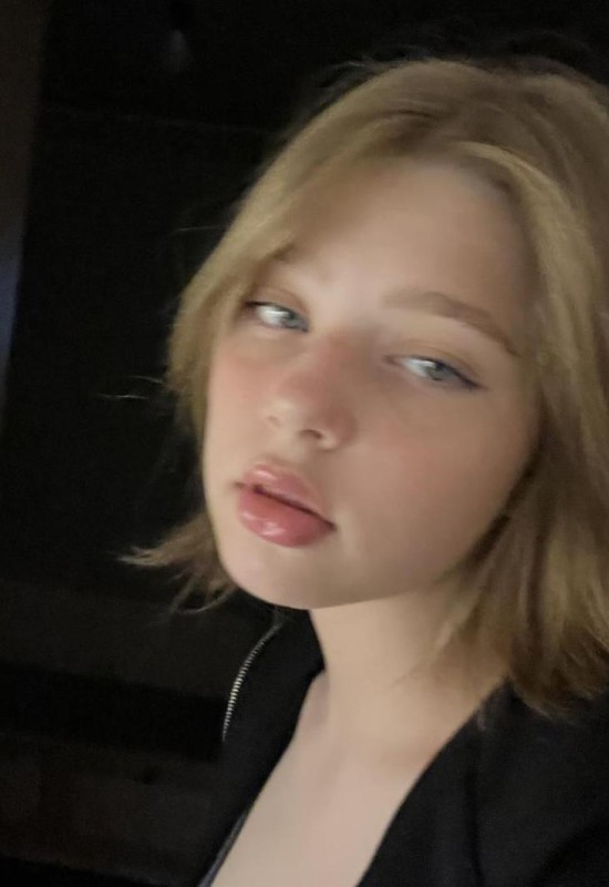 Sonia • 21 • Россия