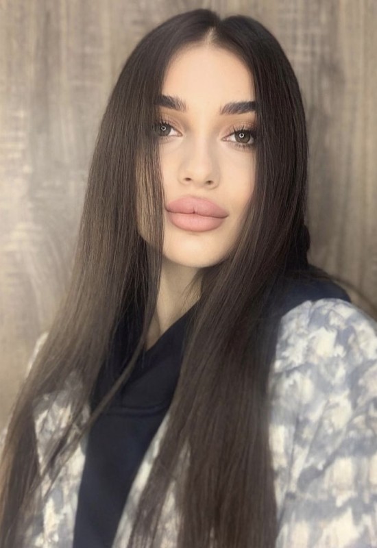 Alona • 26 • Ukraine