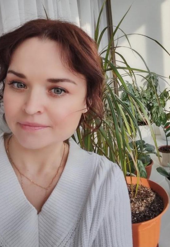 Eliza • 37 • Russia