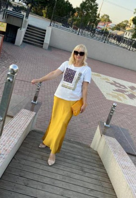 Galina • 62 • Moldova