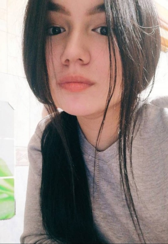 Bella • 27 • Russie