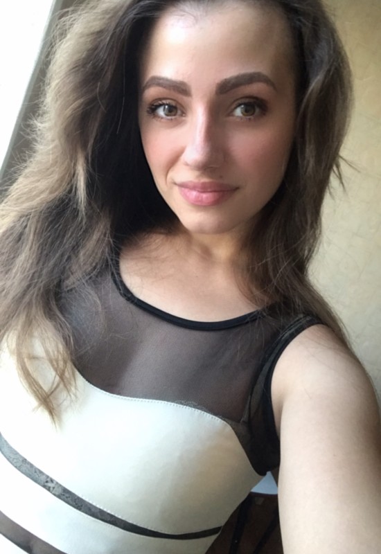 Irina • 27 • Україна