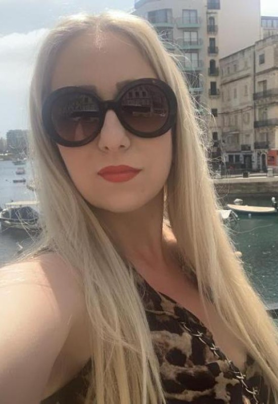 Iwana • 40 • Roumanie