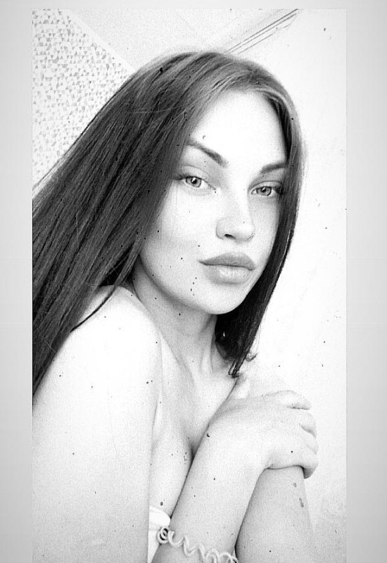 Alena • 26 • Russie