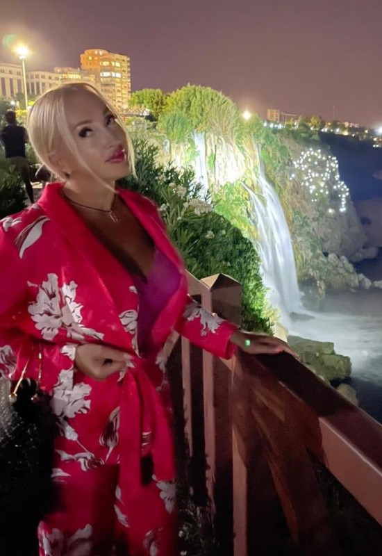 Ksenia  • 43 • Ukraine 🇺🇦