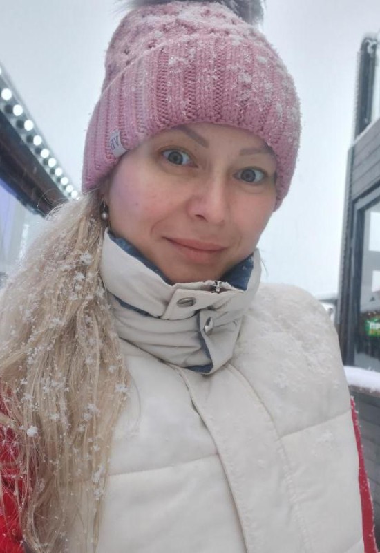 Oxana • 41 • Russia