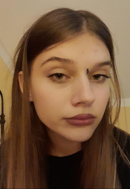 Lena • 22 • Ukraine 🇺🇦