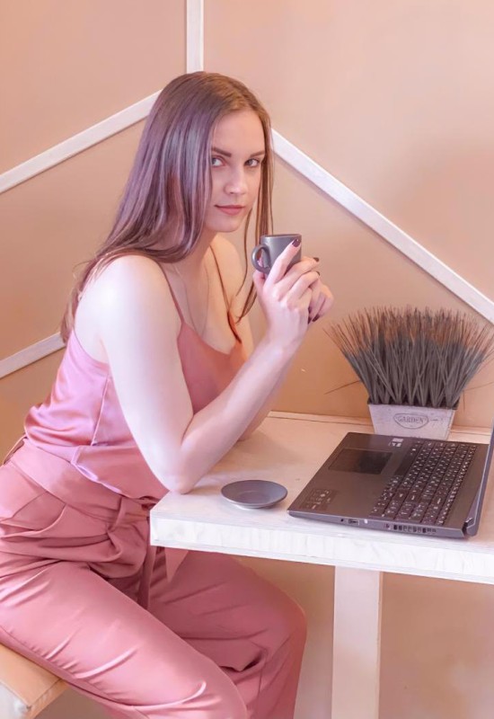 Anzhelika • 32 • Россия