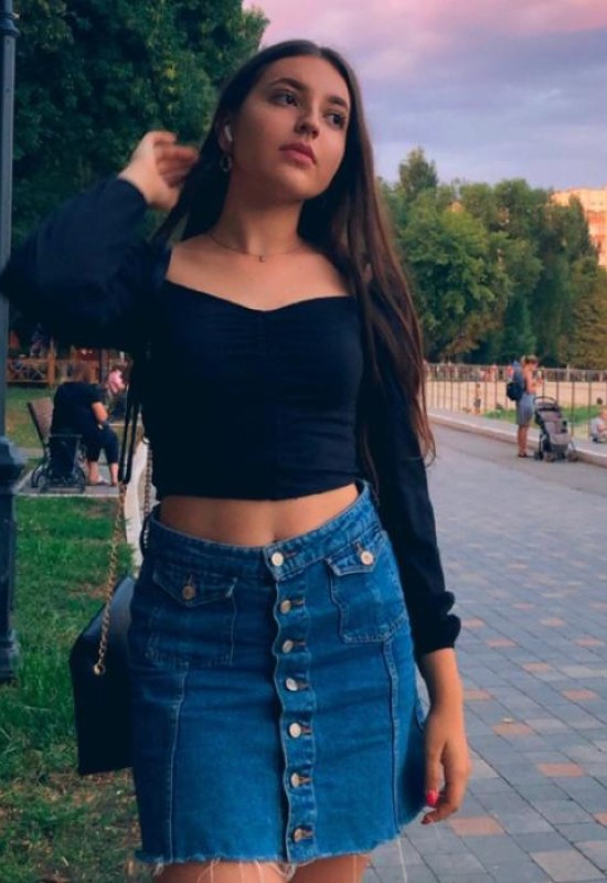 Marina • 34 • Russia