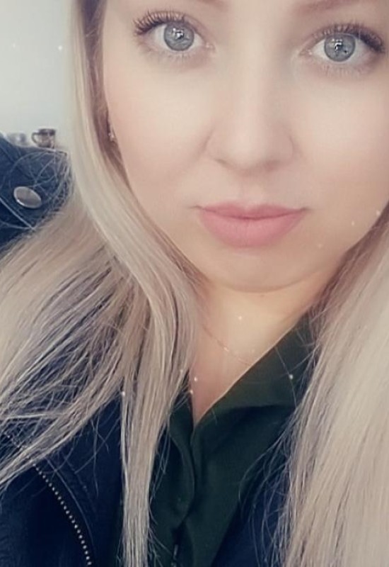 Martha • 37 • Russia