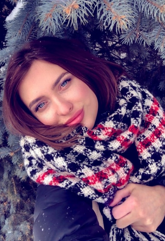 Olga • 36 • Russie