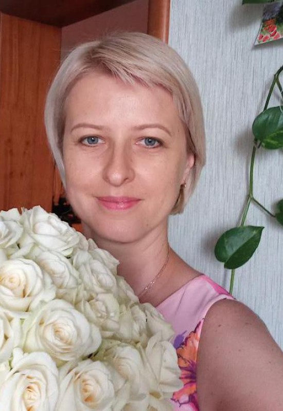 Olga • 48 • Russie