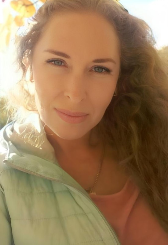 Yulia • 50 • Ukraine