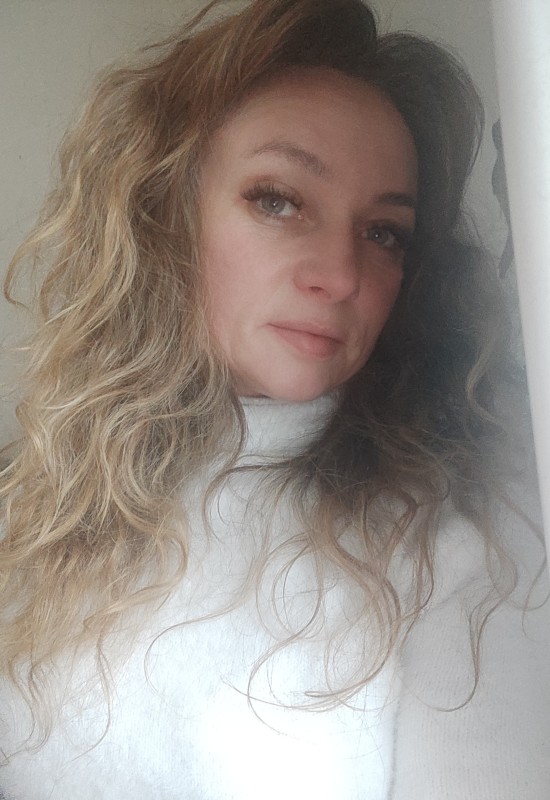 Alena • 49 • Ukraine