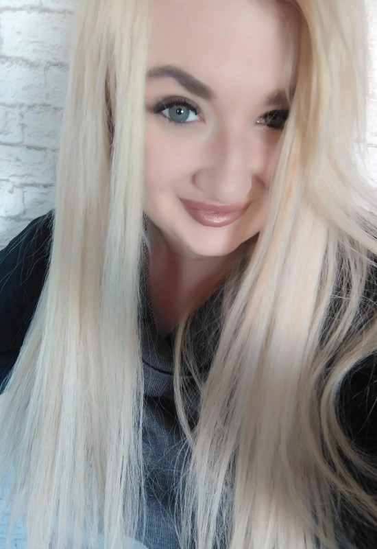 Alina • 34 • Russia