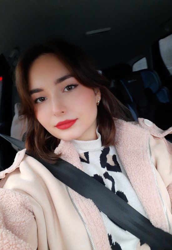 Angelina • 22 • Pays-Bas