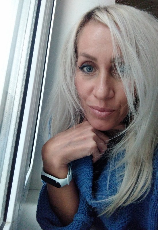 Alena • 44 • Russia