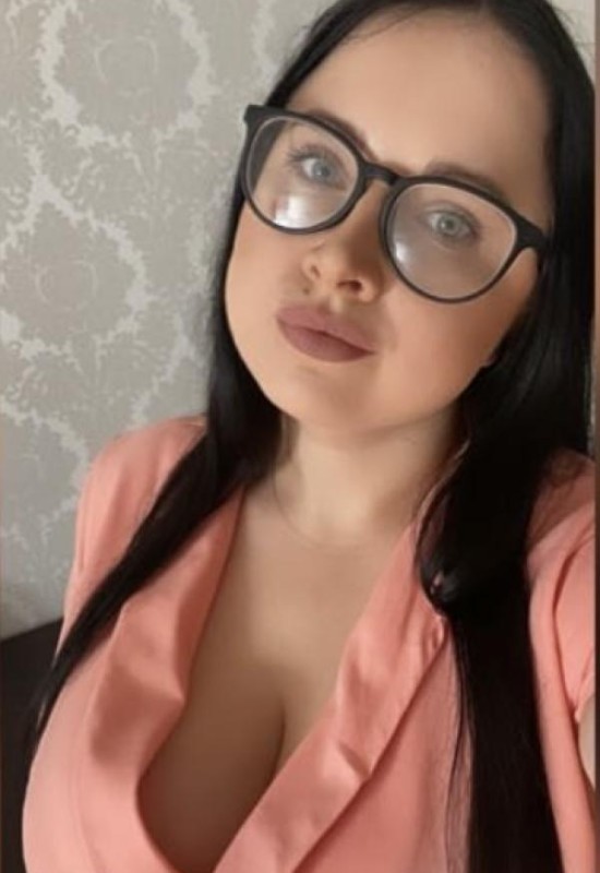 Ekaterina • 33 • Russie