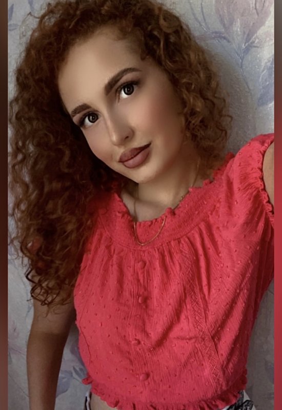 Elina • 27 • Ouzbékistan