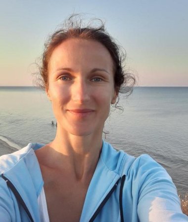 Katerina, 43