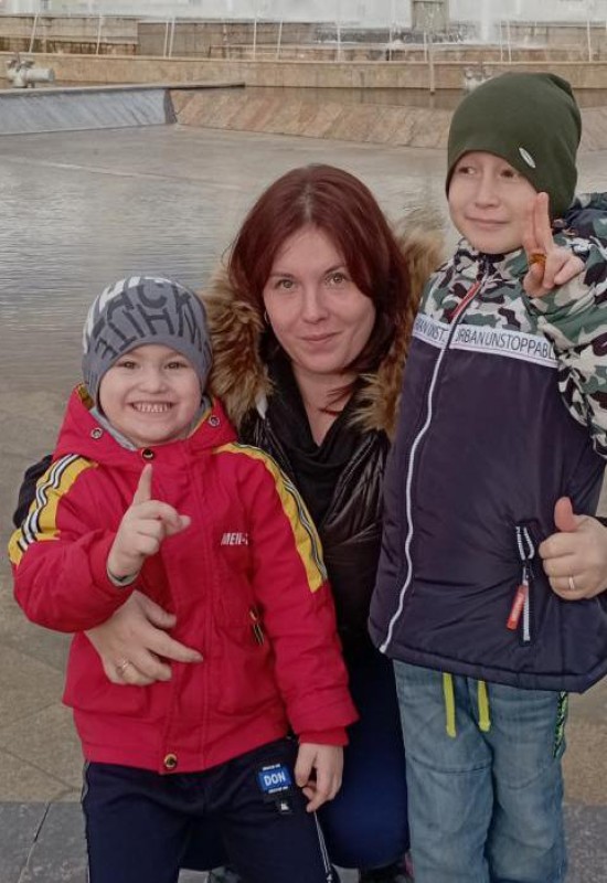 Alena • 34 • Russia