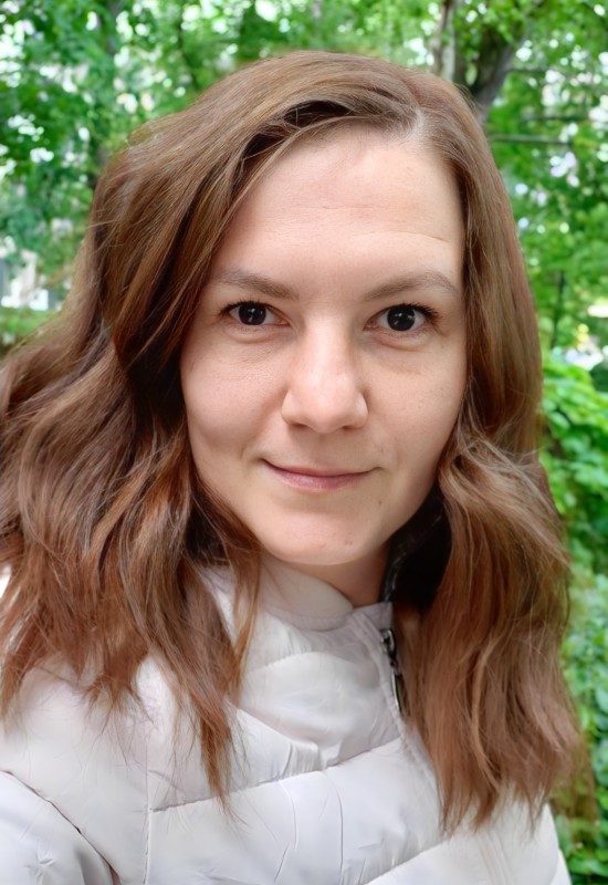 Diliara • 44 • Russie