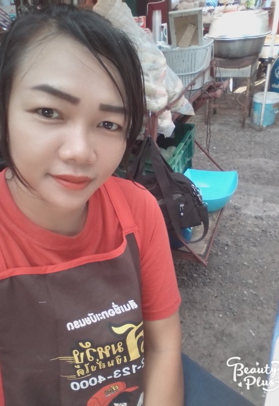 Jatuporn • 39 • Thaïlande